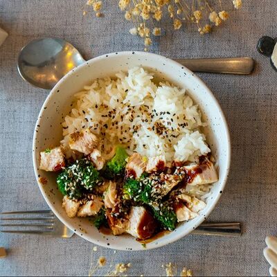 Курица терияки с рисом в Luffy Coffee & Art по цене 2500 ₸