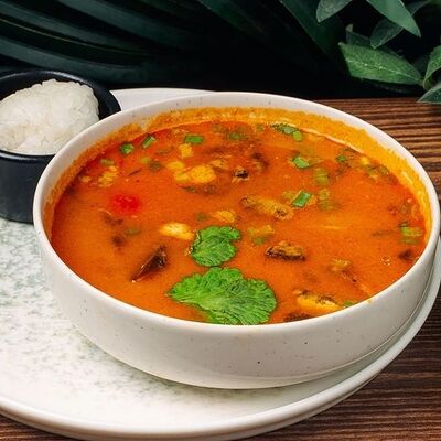 Суп Том-ям с шампиньонами в Хочу и буду по цене 612 ₽