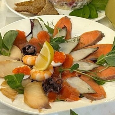 Рыбная доска Улов рыбака в Вкусснов по цене 1800 ₽