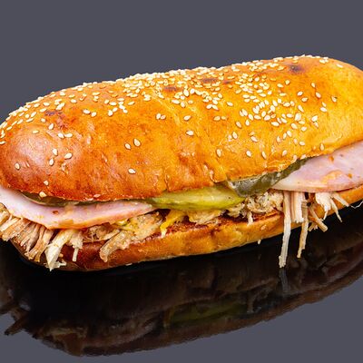 Сэндвич Кубинский в Булка и Мясо по цене 460 ₽