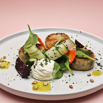 Сырники с грибами в Еще одна кондитерская Академик по цене 640 ₽