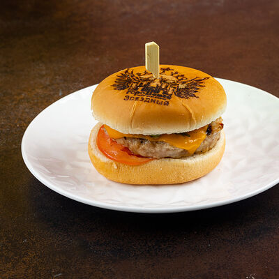 Чизбургер с курицей в Город детей по цене 440 ₽