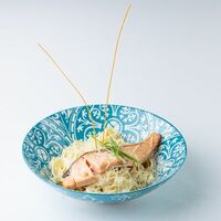Феттуччине с лососем в Sushi n Roll