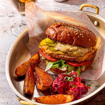 BeerБургер с коул слоу из корнеплода в Beerократия по цене 890 ₽