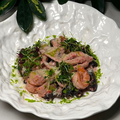 Морепродукты в сливочном соусе с домашней пастой и чернилами каракатицы в Ресторан Строгов по цене 1200 ₽