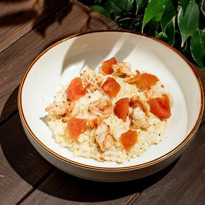 Птитим с обжаренными креветками в сливочном соусе в Грин по цене 540 ₽