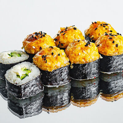 Запеченный ролл с креветкой в Rolls Bar по цене 471 ₽