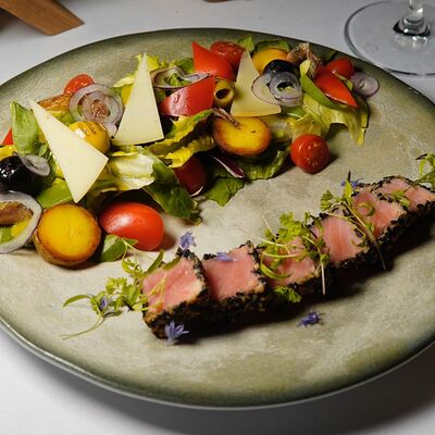 Салат Нисуаз в Игристо по цене 790 ₽