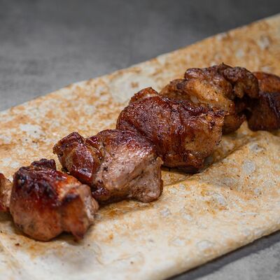 Шашлык из cвинoй шеи в Mr. Grill по цене 800 ₽