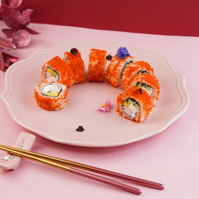 Moshi Калифорния с креветкой и манго в Moshi Sushi по цене 810 ₽