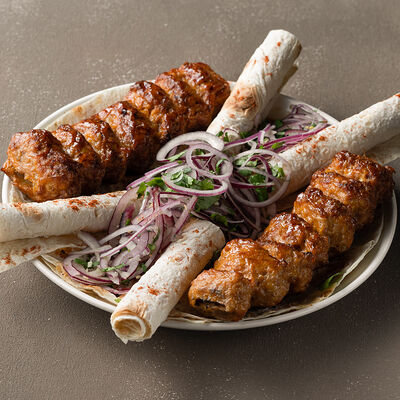 Люля-кебаб из курицы в Мясо на углях Армянская кухня по цене 400 ₽