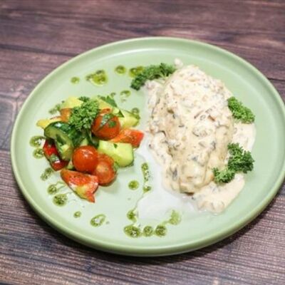 Запечённое куриное филе в сливочном соусе в Луна по цене 624 ₽