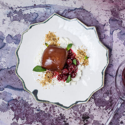 Шоколадный ганаш с пьяной вишней и фундучным пралине в Chateau Vintage по цене 310 ₽