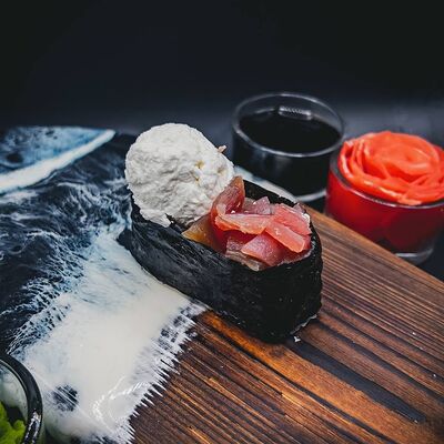 Гункан чиз тунец в Sushi Time по цене 225 ₽