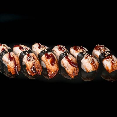 Набор суши с Угрём в Калифафила по цене 960 ₽