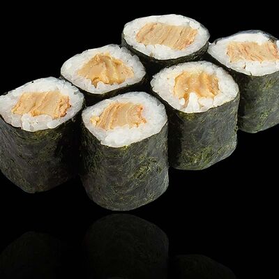 Маки с курицей в Островок Суши по цене 239 ₽