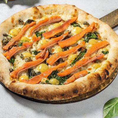 Пицца с форелью в Рестомаркет Китчен по цене 590 ₽