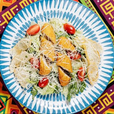 Цезарь с курочкой в Taqueria by mexico crew по цене 625 ₽