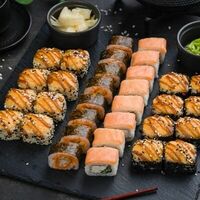 Сет Дважды два в OMAKASE SUSHI ROLLS