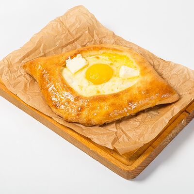 Хачапури по-аджарски в Лариса Ивановна по цене 585 ₽