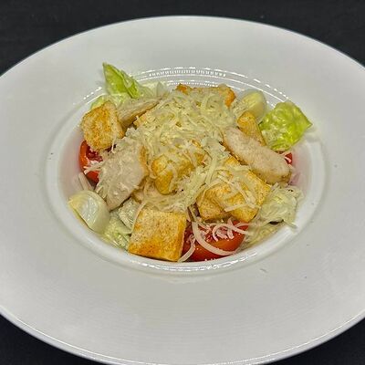 Салат Цезарь с курицей в Кафе сон у моря по цене 500 ₽