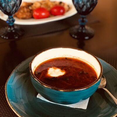 Борщ с пампушками в Амирани по цене 340 ₽