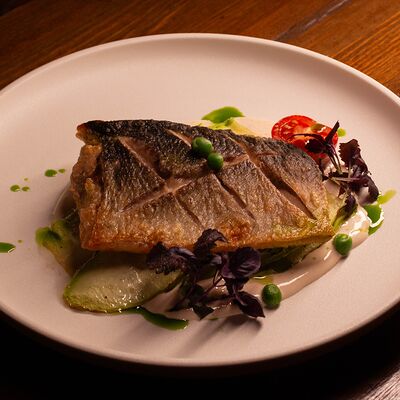 Жареный сибирский Муксун с овощами в Серебряная Fabrika по цене 950 ₽