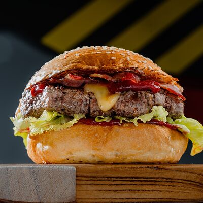 Бургер BBQ шаттл в В Космосе Есть по цене 460 ₽