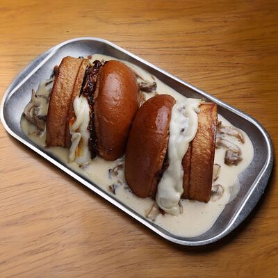 Грибной бургер в 321 Club by Novikov по цене 930 ₽