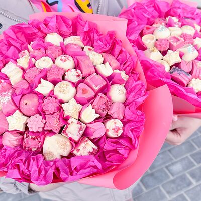 Букет из бельгийского шоколада мини в Букет Альфред I клубника в шоколаде и букеты по цене 2790 ₽