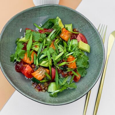 Поке с лососем в Wow Tortik по цене 830 ₽