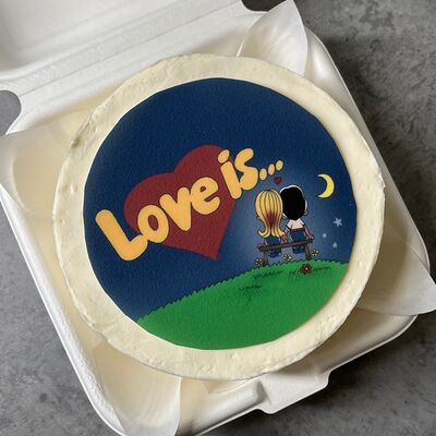 Бенто-торт Лав в Yani Cake Lab по цене 1700 ₽