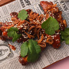 Хрустящие куриные крылья в соусе в Monkey pub по цене 620