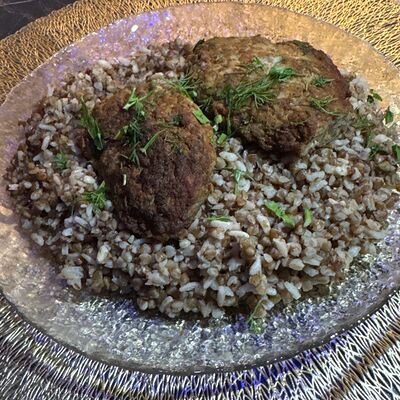 Гречка с котлетами в Сим-Сим по цене 420 ₽