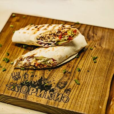Шаурма со свининой маленькая в Жорики кухня на углях по цене 490 ₽
