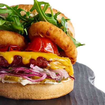 Большой Mega Burger из свинины в Братья Grill по цене 735 ₽