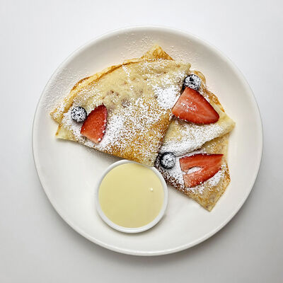 Блины 3 шт. с топпингом на выбор в Атмосфера по цене 340 ₽