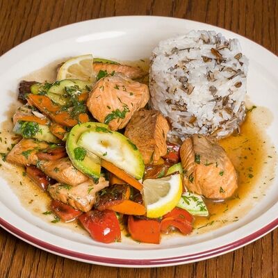 Лосось с овощами в Ведро Гвоздей по цене 1490 ₽