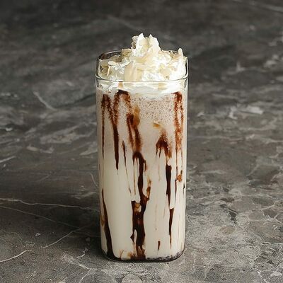 Милкшейк Сникерс в FRIENDLOUNGE по цене 380 ₽