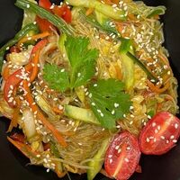 Сингапурская лапша с овощами в Данмен