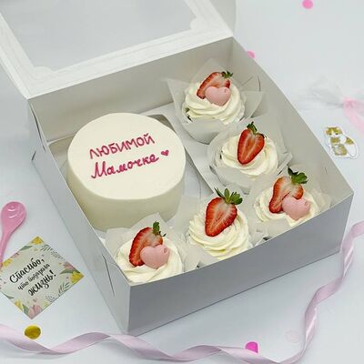 Бенто-торт и капкейки Любимой мамочке (большой набор) в Cosmo Сakery по цене 4990 ₽