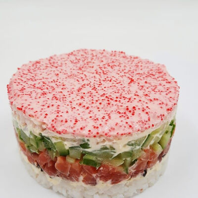Салат суши-торт Сакура в Мир Вкуса по цене 790 ₽