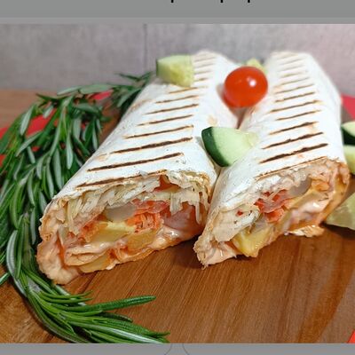 Шаурма куриная классическая в Doner & Grill Шашлык шаурма по цене 290 ₽