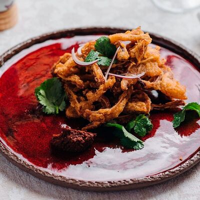 Хрустящие свиные уши с острой аджикой в Русская рыбалка по цене 820 ₽