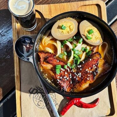 Острый Рамен с копченой свининой в The revolver pub по цене 419 ₽