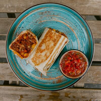 Буррито с говядиной в Mexo Food Bar по цене 550 ₽