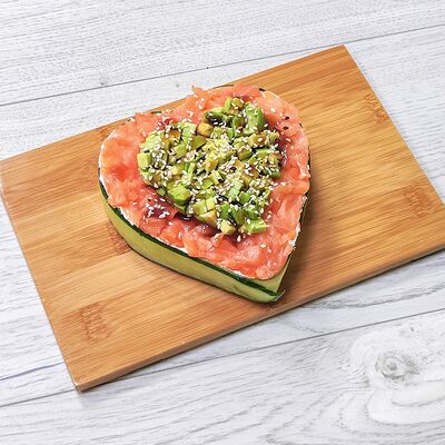 Бенто Love Лосось в Суши Love по цене 1042 ₽
