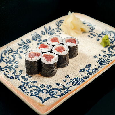 Маки Тунец в Mr. Lee по цене 2300 ₽