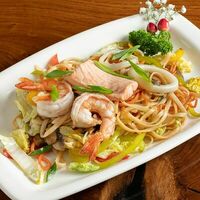 Яки удон морепродукты в Вкусные Суши Premium