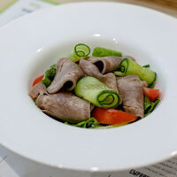 Салат с языком и ореховым соусом в Чемодан